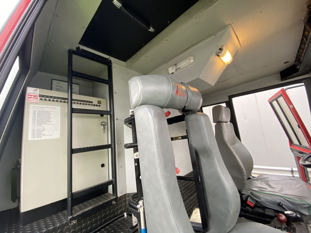 消防车, 地面支援设备 MAN 38.000 VFAEG 8x8 Flugfeldlöschfahrzeug：图9