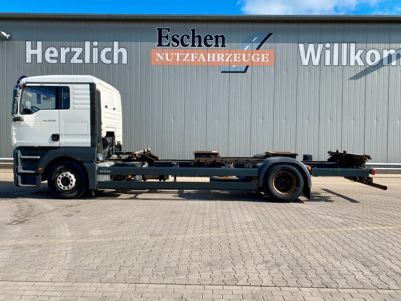 MAN TGA 18.350 LL Fahrschule*Driving school*5 Sitze MAN TGA 18.350 LL Fahrschule*Driving school*5 Sitze - 栏板式/ 平板卡车:图2 MAN TGA 18.350 LL Fahrschule*Driving school*5 Sitze MAN TGA 18.350 LL Fahrschule*Driving school*5 Sitze - 栏板式/ 平板卡车:图2
