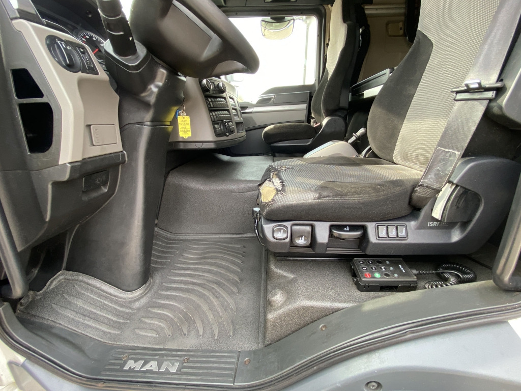 MAN TGL 12.250 4x2 BL - 侧帘卡车:图4 MAN TGL 12.250 4x2 BL - 侧帘卡车:图4