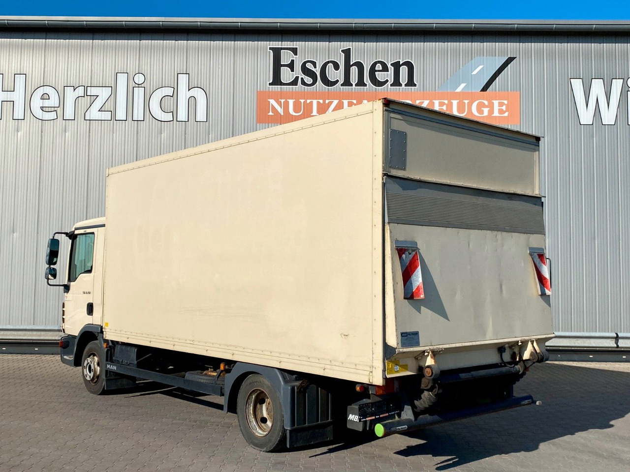 MAN TGL 8.150 Blatt/Blatt*5,5mKoffer*LBW*Seitentür MAN TGL 8.150 Blatt/Blatt*5,5mKoffer*LBW*Seitentür - 厢式卡车:图3 MAN TGL 8.150 Blatt/Blatt*5,5mKoffer*LBW*Seitentür MAN TGL 8.150 Blatt/Blatt*5,5mKoffer*LBW*Seitentür - 厢式卡车:图3