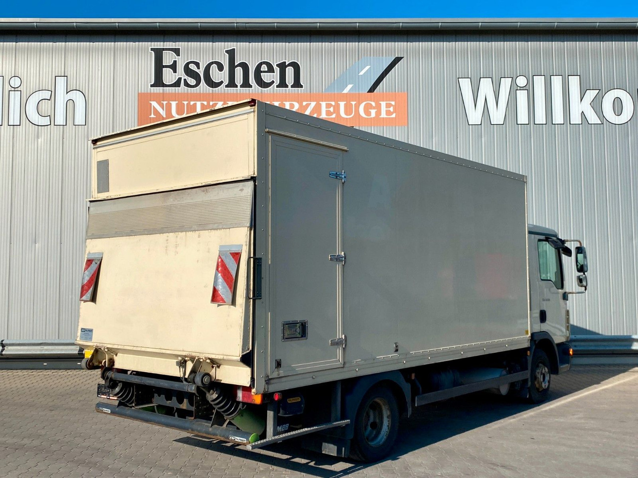 MAN TGL 8.150 Blatt/Blatt*5,5mKoffer*LBW*Seitentür MAN TGL 8.150 Blatt/Blatt*5,5mKoffer*LBW*Seitentür - 厢式卡车:图5 MAN TGL 8.150 Blatt/Blatt*5,5mKoffer*LBW*Seitentür MAN TGL 8.150 Blatt/Blatt*5,5mKoffer*LBW*Seitentür - 厢式卡车:图5