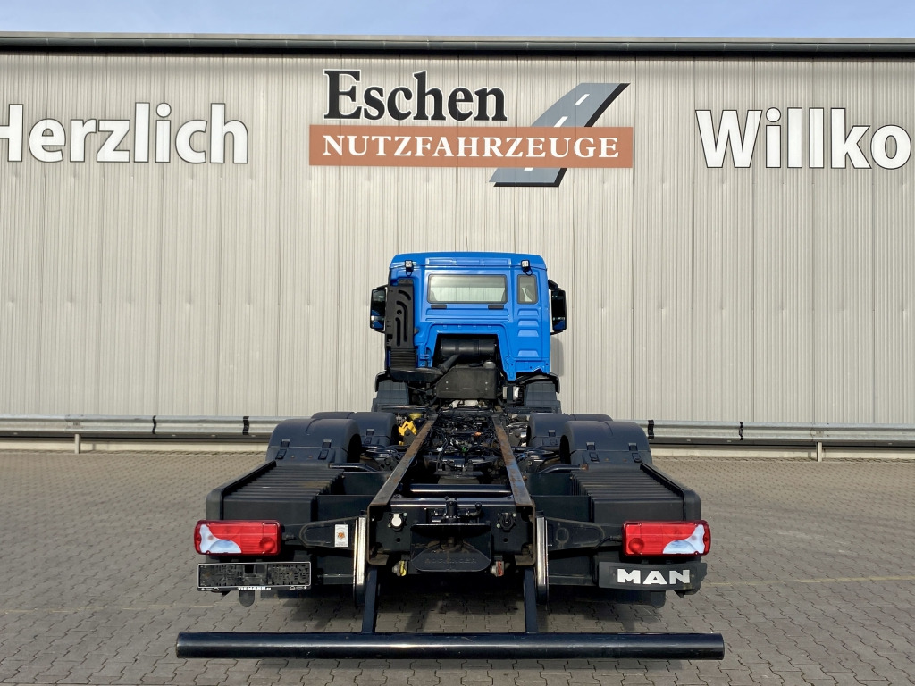 MAN TGS 26.420 6x2-4 LL - 驾驶室底盘卡车:图4 MAN TGS 26.420 6x2-4 LL - 驾驶室底盘卡车:图4