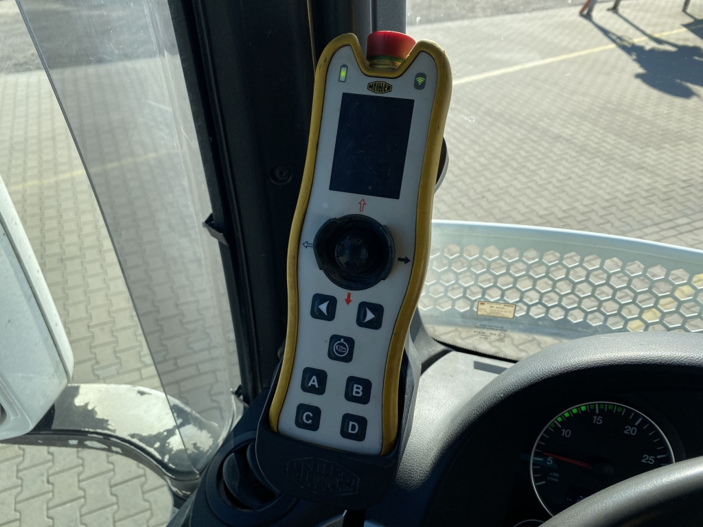 箕斗装载车 MAN TGS 26.430 6x2/4 BL：图1