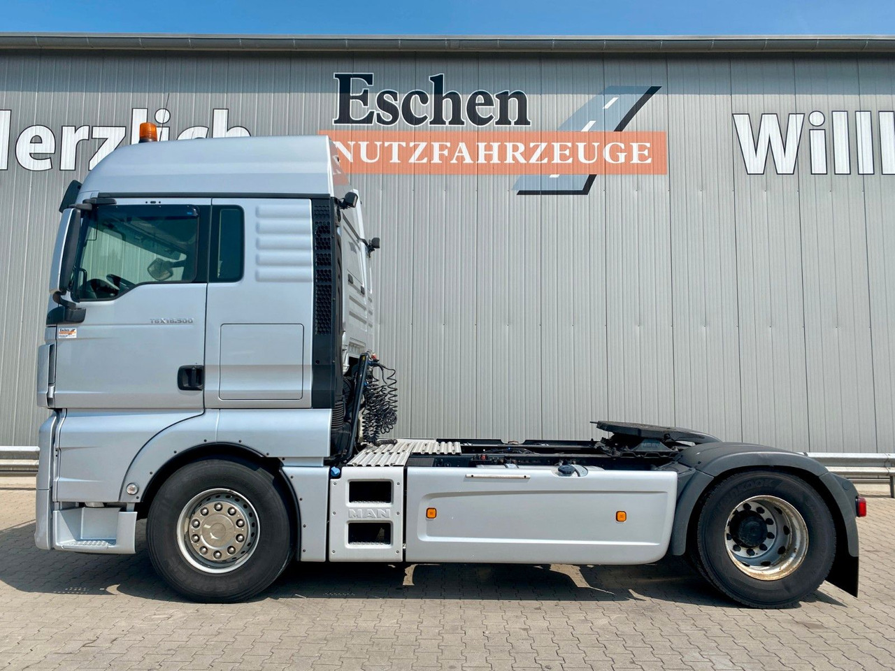 MAN TGX 18.500 BLS | XLX*ACC*Navi*Retarder*2x Tank - 牵引车:图2 MAN TGX 18.500 BLS | XLX*ACC*Navi*Retarder*2x Tank - 牵引车:图2