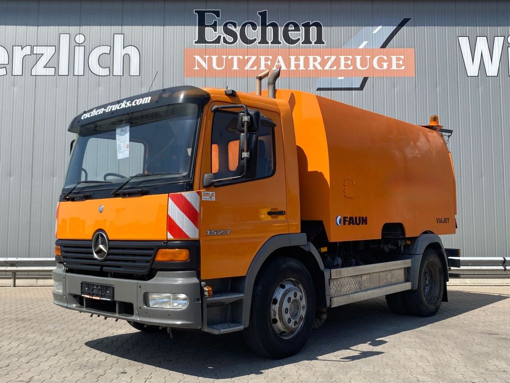 Mercedes-Benz 1523 L - 道路清扫机:图1 Mercedes-Benz 1523 L - 道路清扫机:图1
