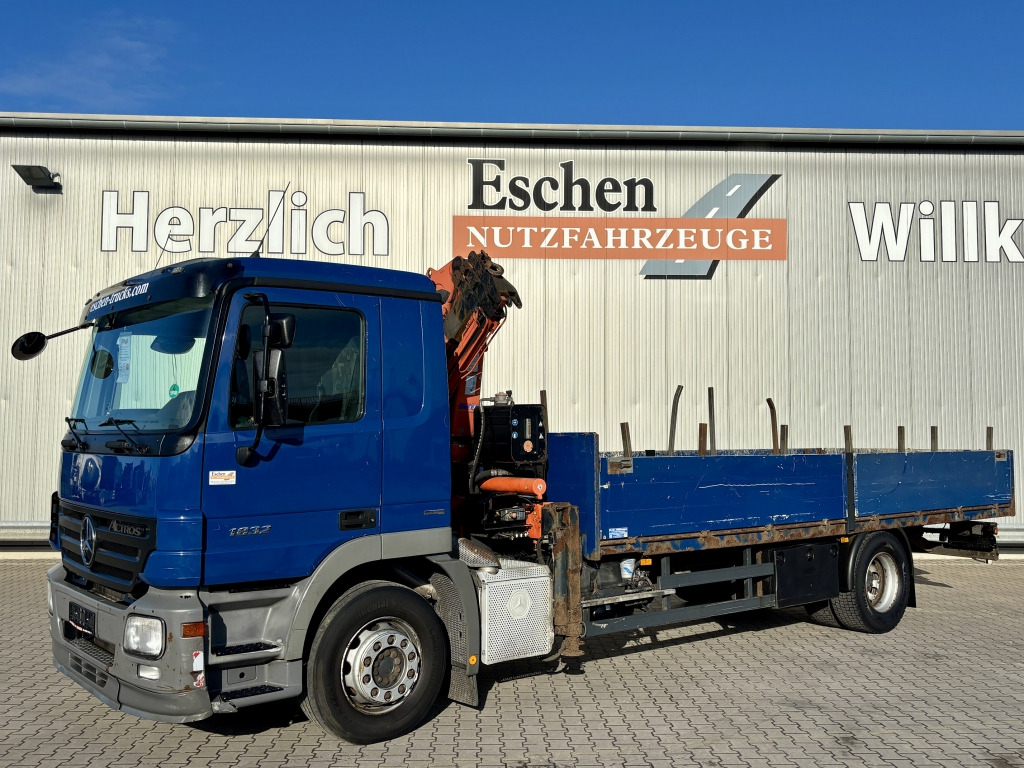 Mercedes-Benz 1832 L / Terex 85.2-A3 Faltkran - 栏板式/ 平板卡车, 起重车:图1 Mercedes-Benz 1832 L / Terex 85.2-A3 Faltkran - 栏板式/ 平板卡车, 起重车:图1