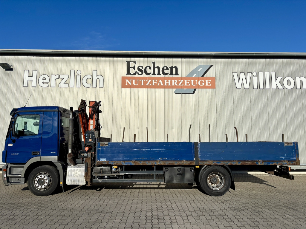 Mercedes-Benz 1832 L / Terex 85.2-A3 Faltkran - 栏板式/ 平板卡车, 起重车:图2 Mercedes-Benz 1832 L / Terex 85.2-A3 Faltkran - 栏板式/ 平板卡车, 起重车:图2