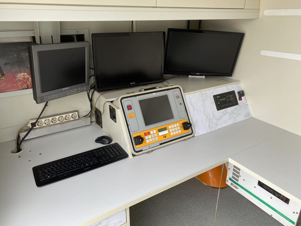 无侧窗厢式货车 Mercedes-Benz 315 CDI：图11