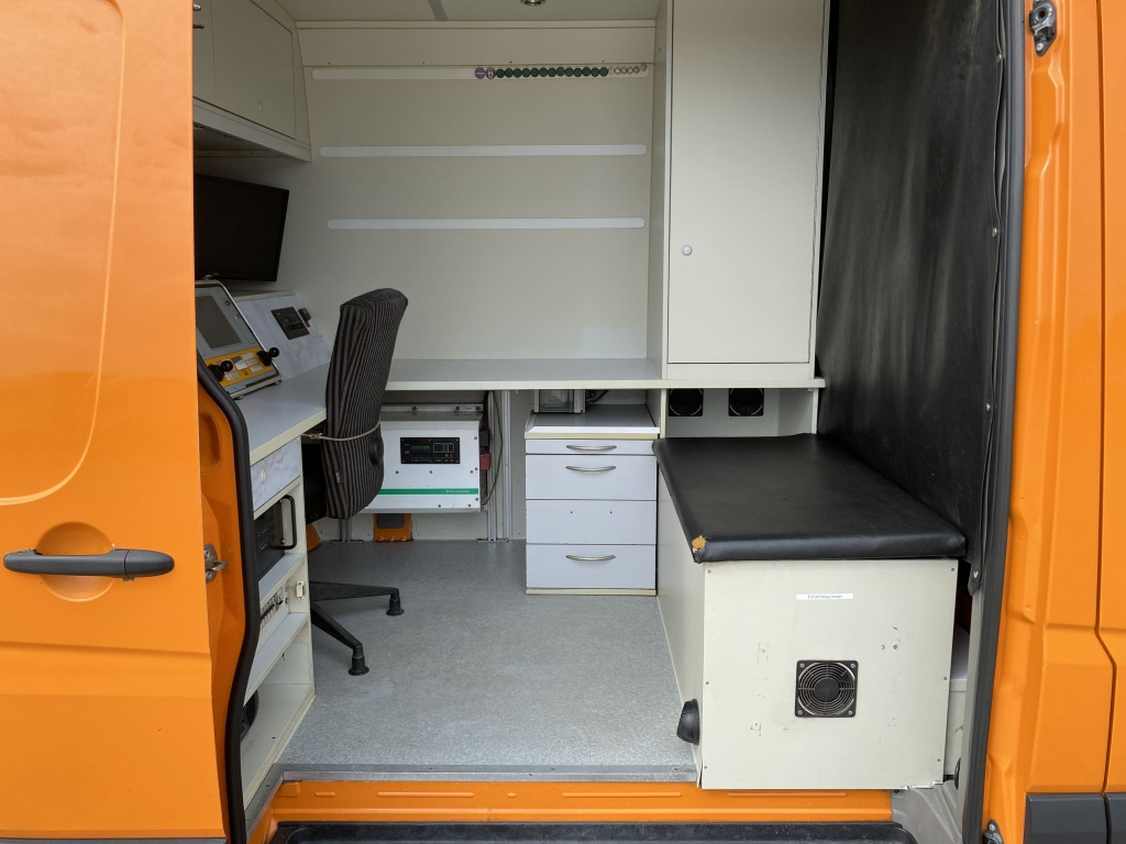 无侧窗厢式货车 Mercedes-Benz 315 CDI：图10