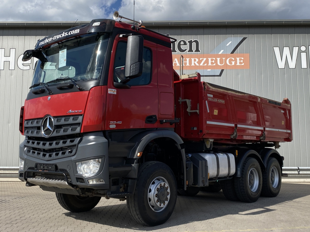 Mercedes-Benz 3345 6x6 - 翻斗车:图2 Mercedes-Benz 3345 6x6 - 翻斗车:图2