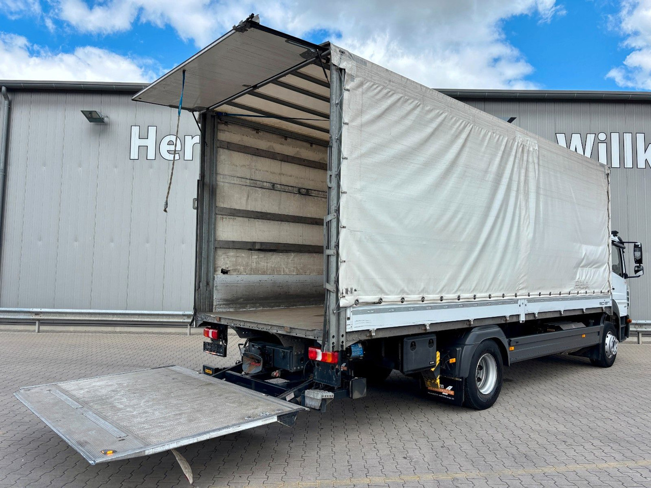 Mercedes-Benz Atego 1624 I 2,66m Höhe*Pritsche*Plane*LBW*AHK - 侧帘卡车:图5 Mercedes-Benz Atego 1624 I 2,66m Höhe*Pritsche*Plane*LBW*AHK - 侧帘卡车:图5