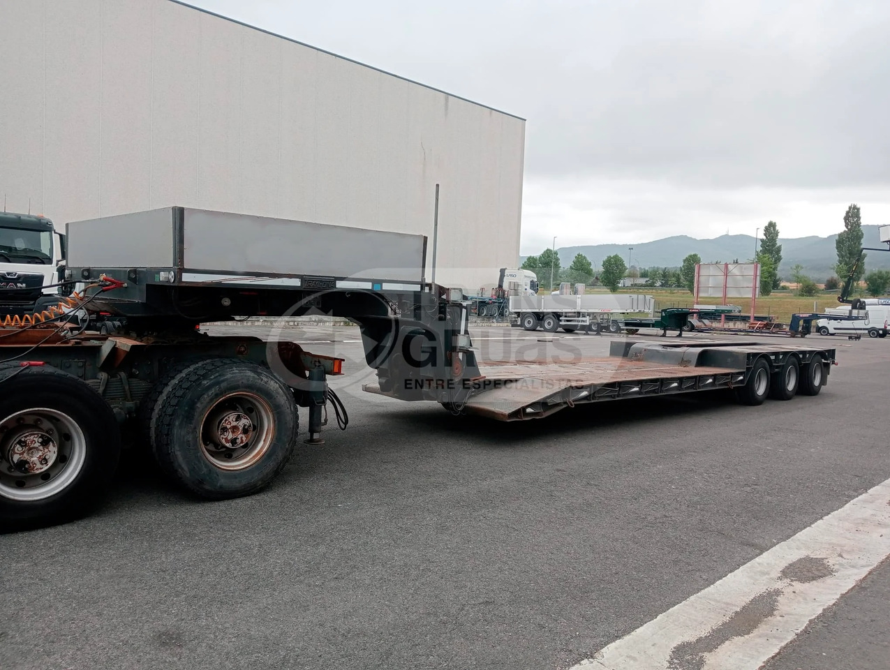 Semirremolque cama rebajado Traylona GP3BMA 13T - 低装载半拖车:图3 Semirremolque cama rebajado Traylona GP3BMA 13T - 低装载半拖车:图3