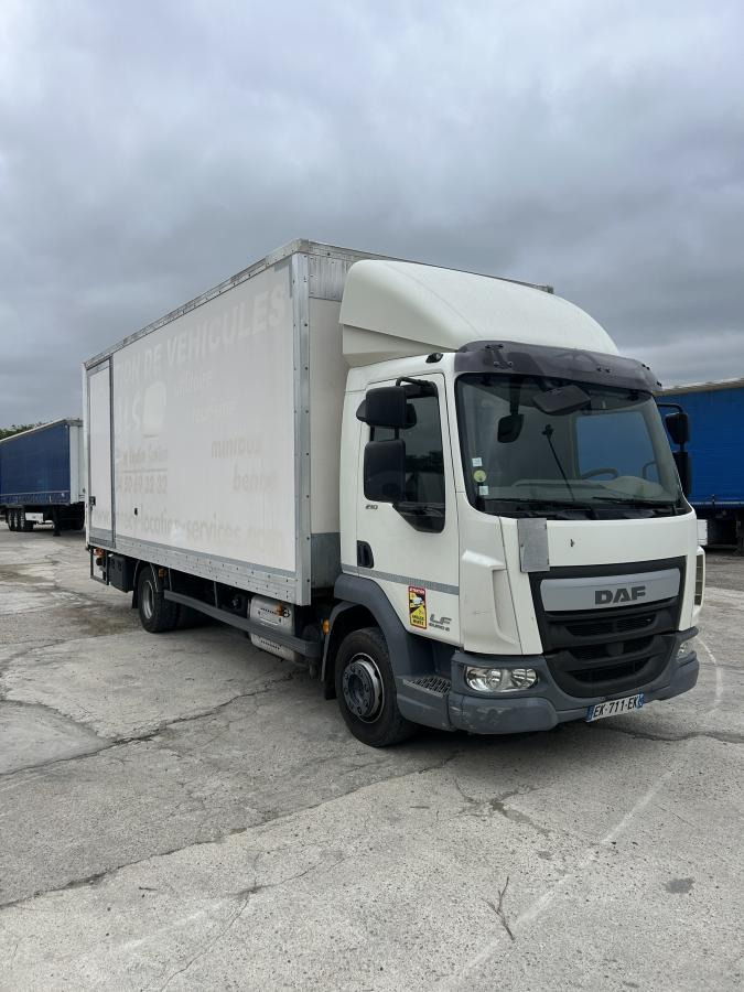 DAF LF 210 - 厢式卡车:图1 DAF LF 210 - 厢式卡车:图1
