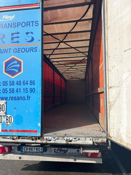 Fliegl - 侧帘半拖车:图5 Fliegl - 侧帘半拖车:图5