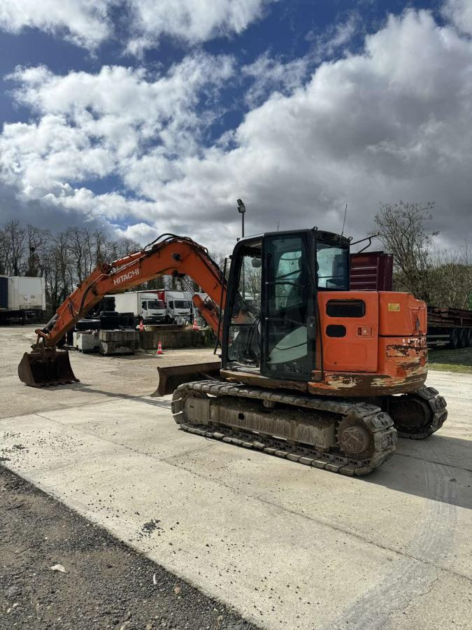 Hitachi ZX85USB-5A - 履带式挖掘机:图2 Hitachi ZX85USB-5A - 履带式挖掘机:图2