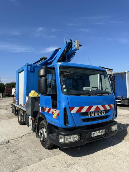 Iveco Eurocargo 100E18 - 车载空中平台:图1 Iveco Eurocargo 100E18 - 车载空中平台:图1
