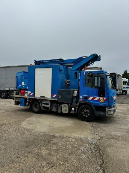Iveco Eurocargo 100E19 - 车载空中平台:图4 Iveco Eurocargo 100E19 - 车载空中平台:图4