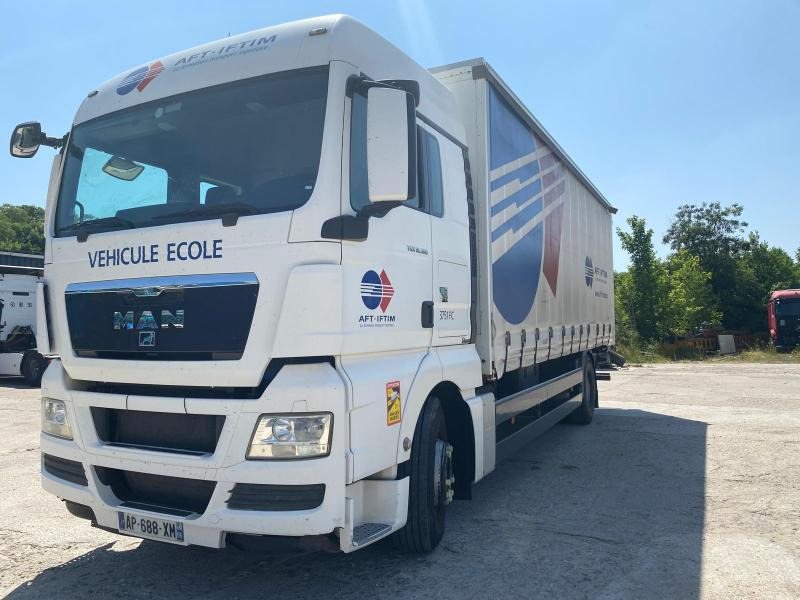 MAN TGX 18.360 - 侧帘卡车:图1 MAN TGX 18.360 - 侧帘卡车:图1