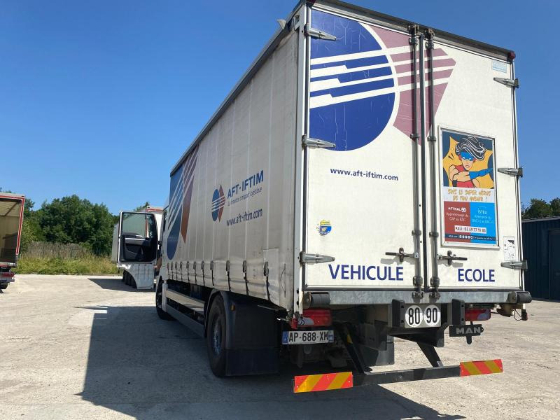 MAN TGX 18.360 - 侧帘卡车:图3 MAN TGX 18.360 - 侧帘卡车:图3