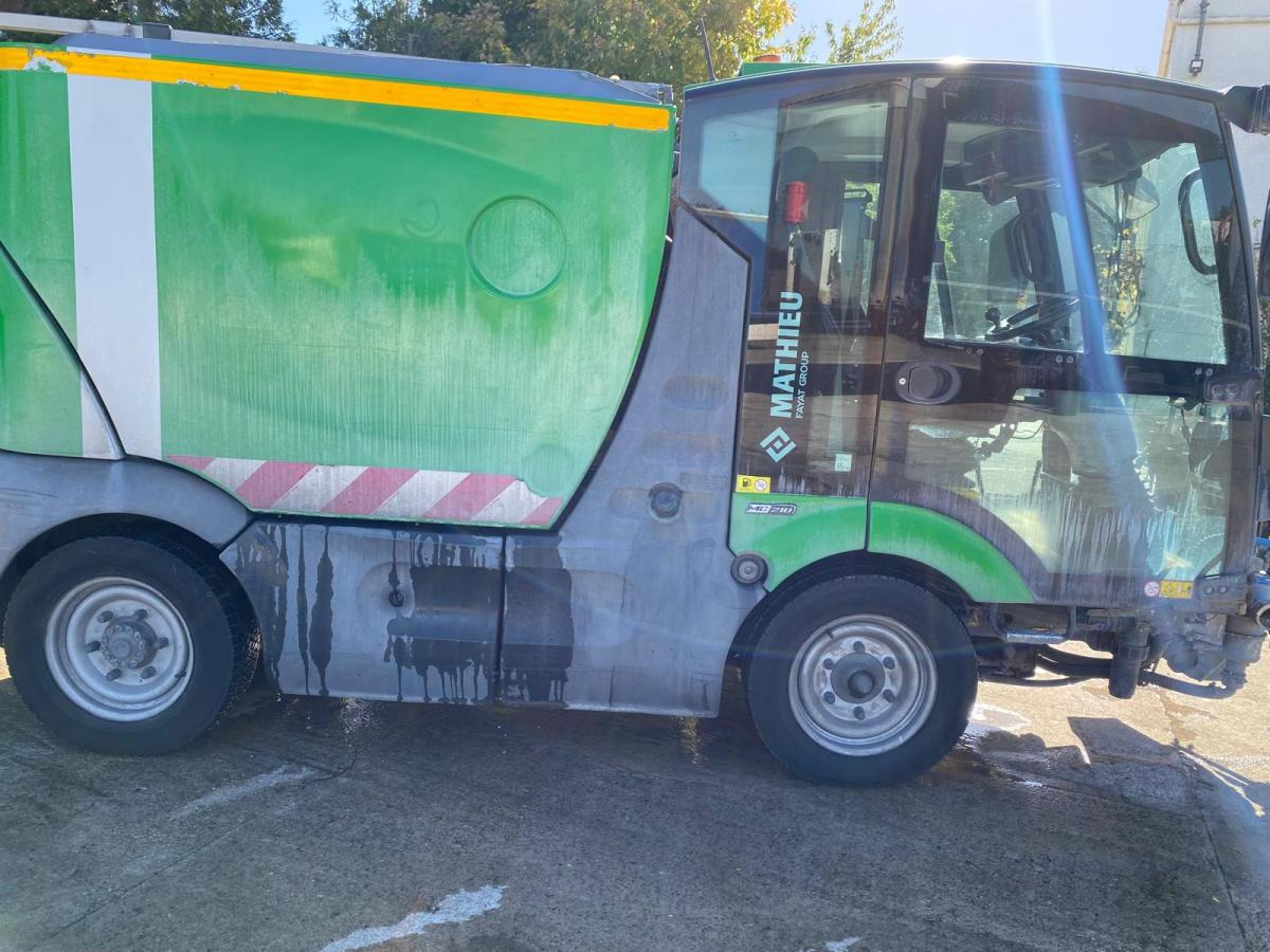 Mathieu Azura MC210 - 道路清扫机:图2 Mathieu Azura MC210 - 道路清扫机:图2