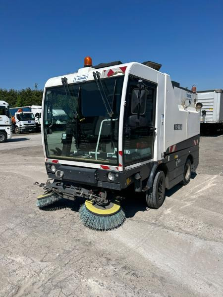 Schmidt Clingo 500 Compact 400 - 道路清扫机:图2 Schmidt Clingo 500 Compact 400 - 道路清扫机:图2
