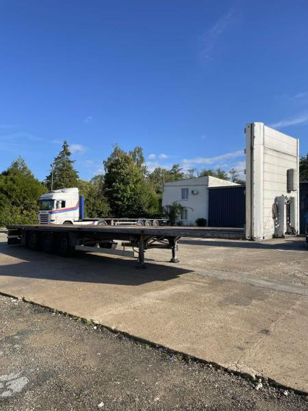 Schmitz Cargobull - 栏板式/ 平板半拖车:图1 Schmitz Cargobull - 栏板式/ 平板半拖车:图1
