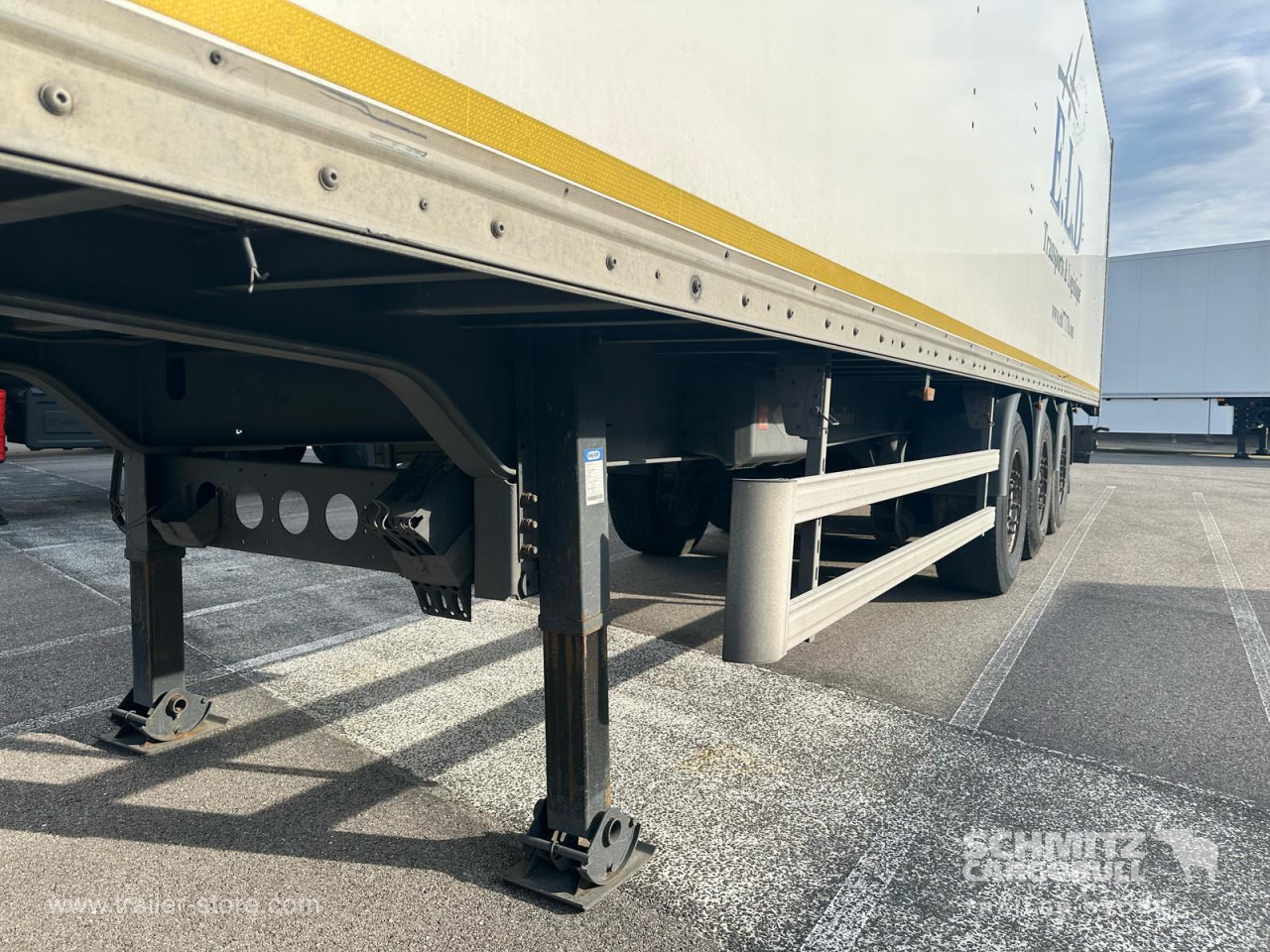 LECI TRAILER Dryfreight Standard Roller shutter door - 封闭厢式半拖车:图2 LECI TRAILER Dryfreight Standard Roller shutter door - 封闭厢式半拖车:图2