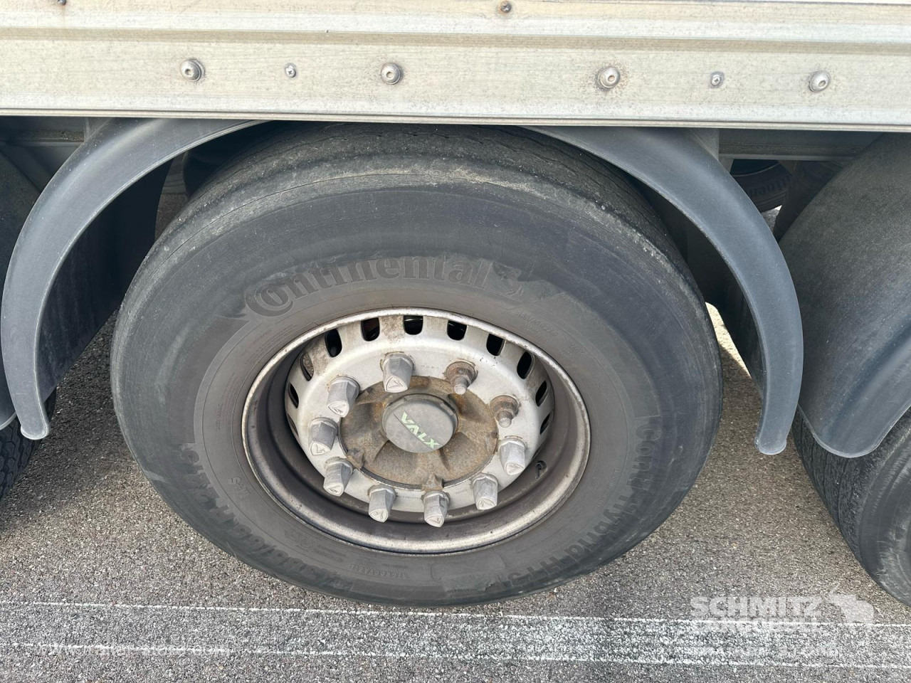 LECI TRAILER Dryfreight Standard Roller shutter door - 封闭厢式半拖车:图4 LECI TRAILER Dryfreight Standard Roller shutter door - 封闭厢式半拖车:图4