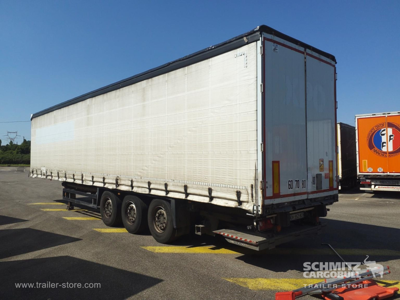 SCHMITZ Curtainsider Standard Taillift - 侧帘半拖车:图1 SCHMITZ Curtainsider Standard Taillift - 侧帘半拖车:图1