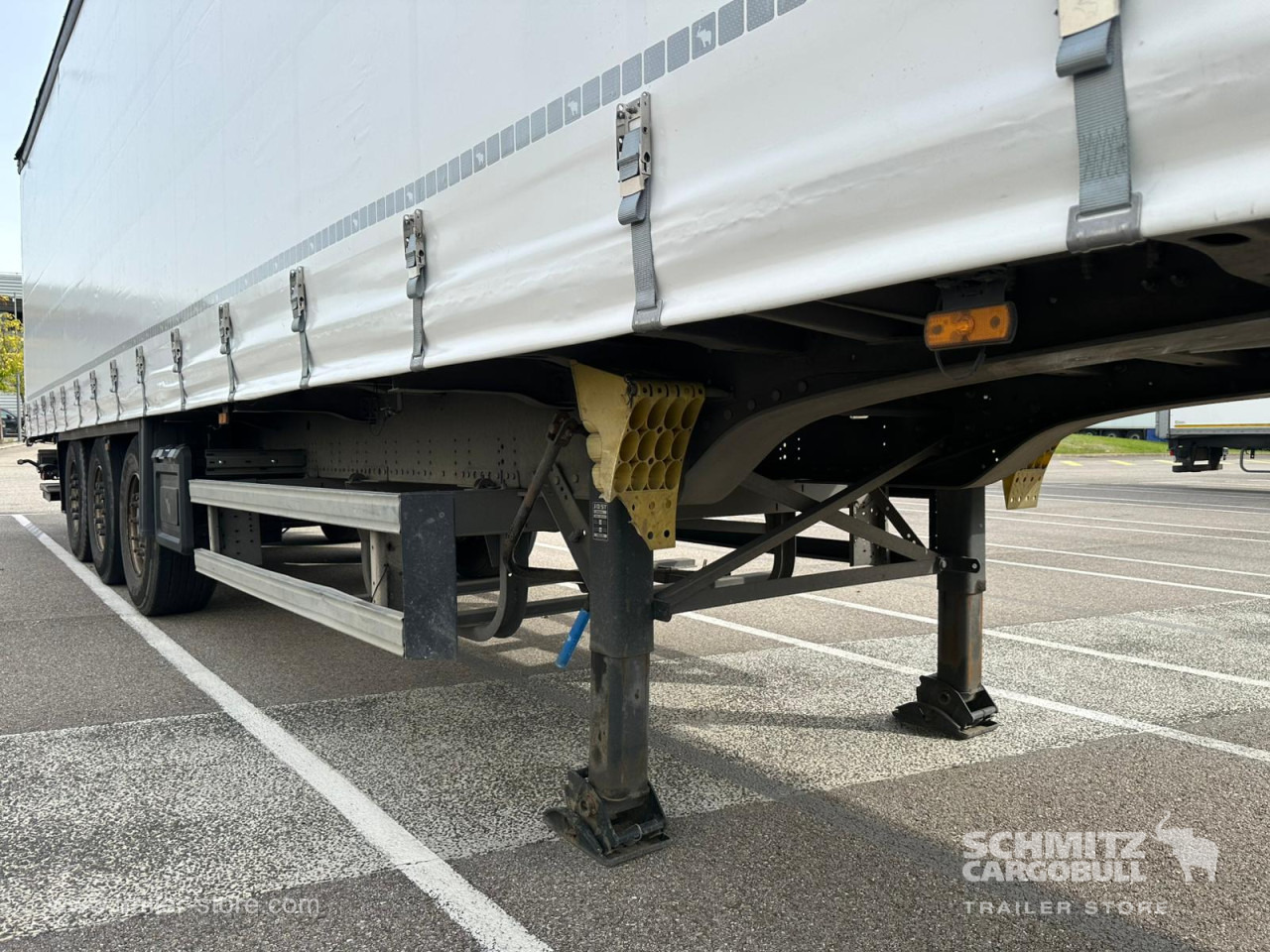 SCHMITZ Curtainsider Standard Taillift - 侧帘半拖车:图3 SCHMITZ Curtainsider Standard Taillift - 侧帘半拖车:图3