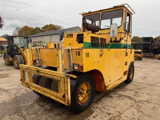 Hamm GRW 15 - 气动碾压机:图1 Hamm GRW 15 - 气动碾压机:图1