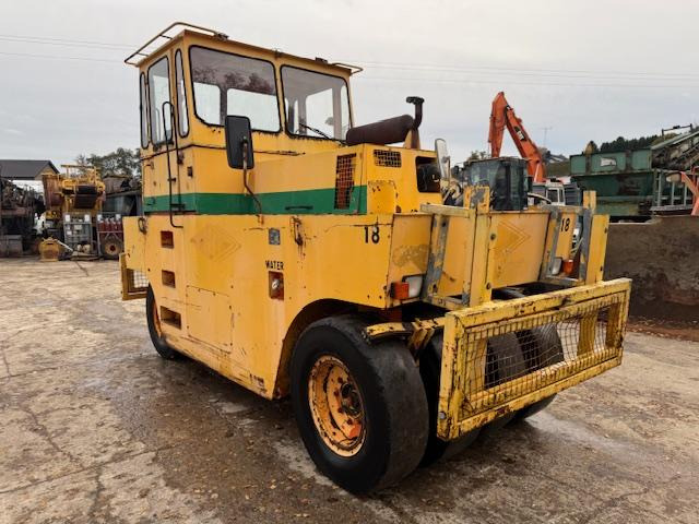 Hamm GRW 15 - 气动碾压机:图2 Hamm GRW 15 - 气动碾压机:图2