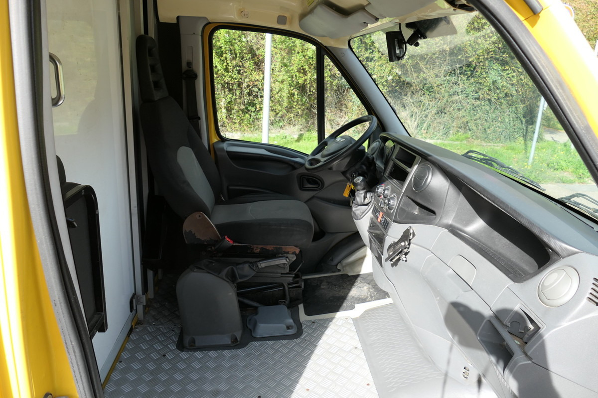 IVECO Daily 35 S11 C30C AUTOMATIK KAMERA Regale LUFT D - 厢式货车:图5 IVECO Daily 35 S11 C30C AUTOMATIK KAMERA Regale LUFT D - 厢式货车:图5