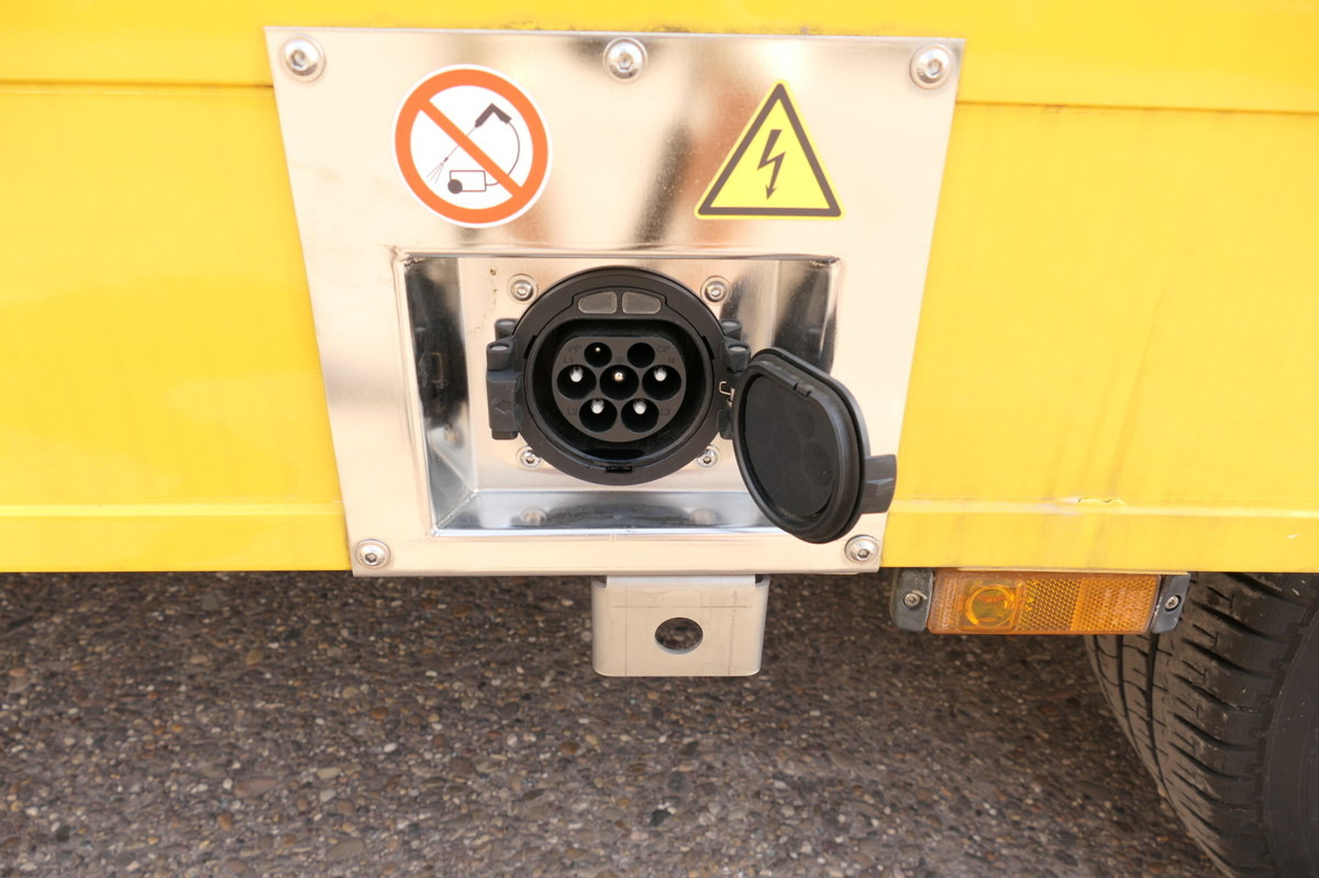 厢式货车, 电动小型货车 IVECO Daily 35 S11 C30C ELEKTRO COC Umbau 08/2021 Firm:图14 厢式货车, 电动小型货车 IVECO Daily 35 S11 C30C ELEKTRO COC Umbau 08/2021 Firm:图14