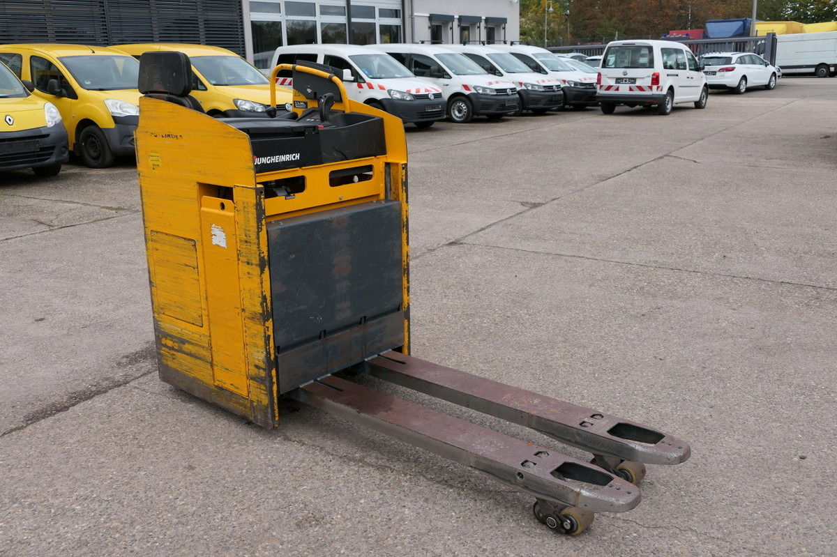 JUNGHEINRICH ESE 220 Batterie 20/2021 - 码垛车:图2 JUNGHEINRICH ESE 220 Batterie 20/2021 - 码垛车:图2