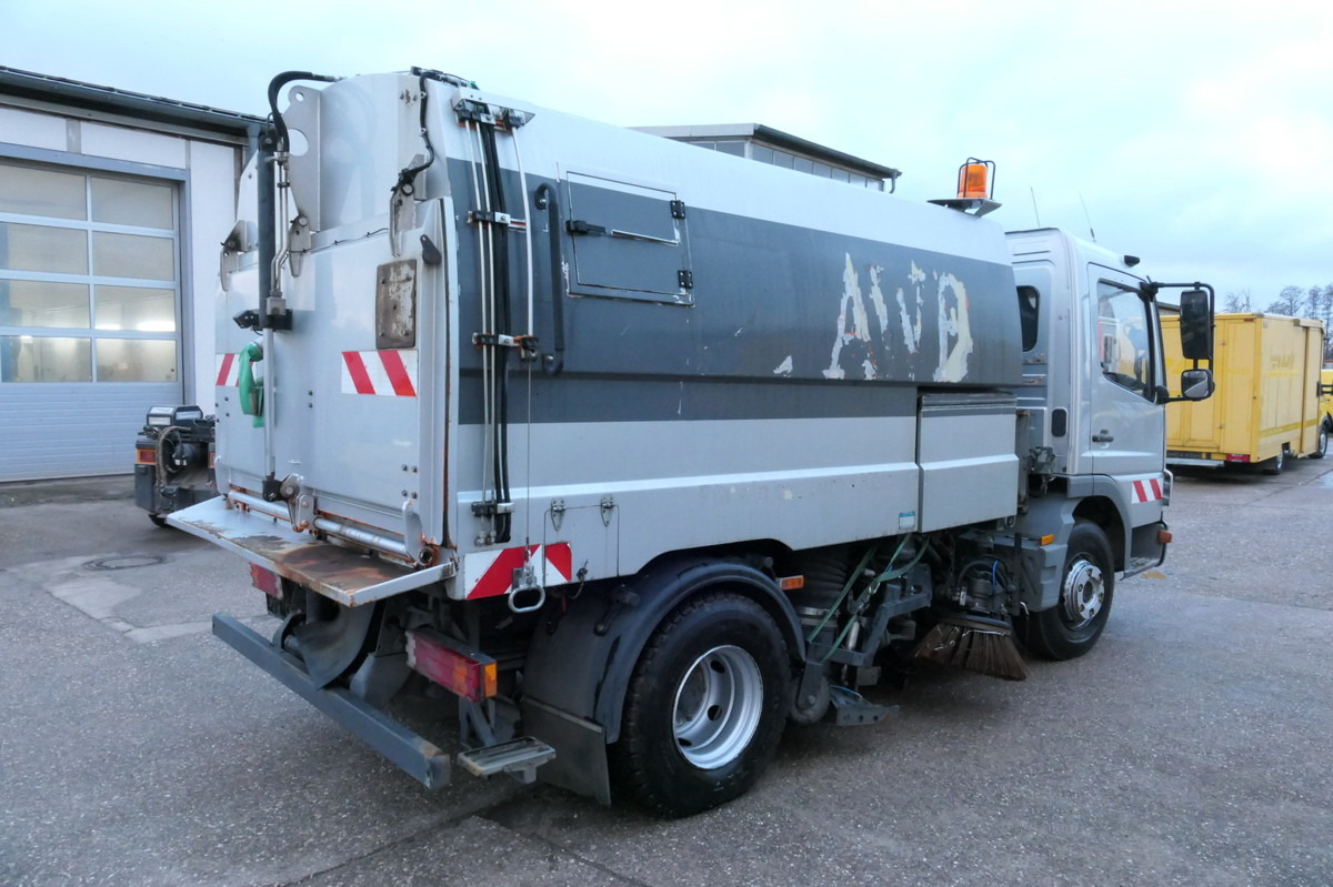 MERCEDES-BENZ Atego 1018 Rechtslenker Schmidt SK 500 R Rückfah - 道路清扫机:图4 MERCEDES-BENZ Atego 1018 Rechtslenker Schmidt SK 500 R Rückfah - 道路清扫机:图4
