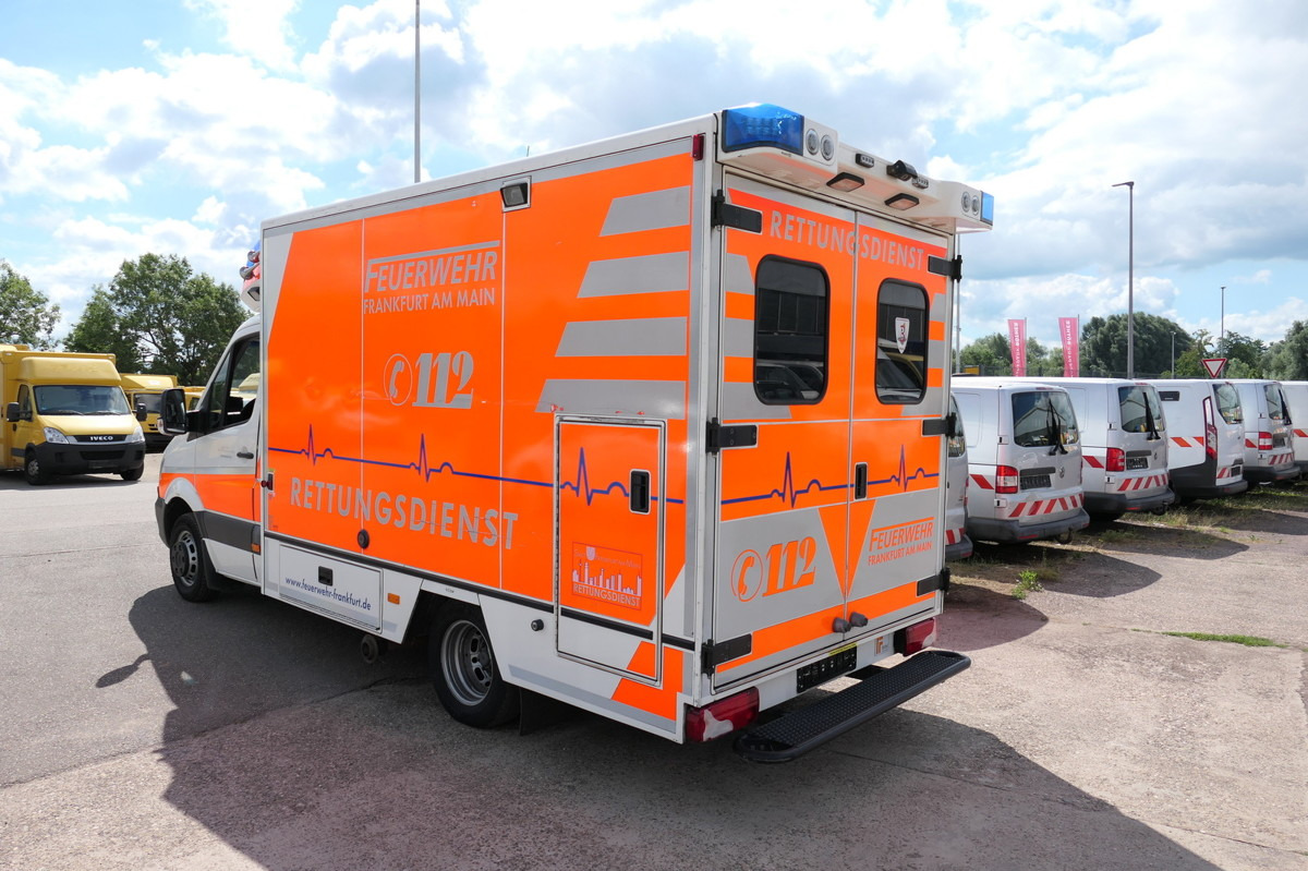MERCEDES-BENZ Sprinter 519 CDI Klima Krankenwagen Fahrtec Aufb - 救护车:图3 MERCEDES-BENZ Sprinter 519 CDI Klima Krankenwagen Fahrtec Aufb - 救护车:图3