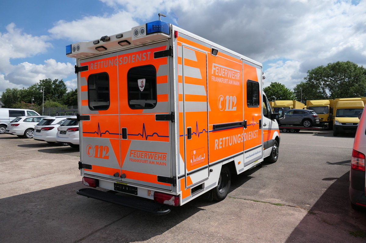 MERCEDES-BENZ Sprinter 519 CDI Klima Krankenwagen Fahrtec Aufb - 救护车:图4 MERCEDES-BENZ Sprinter 519 CDI Klima Krankenwagen Fahrtec Aufb - 救护车:图4