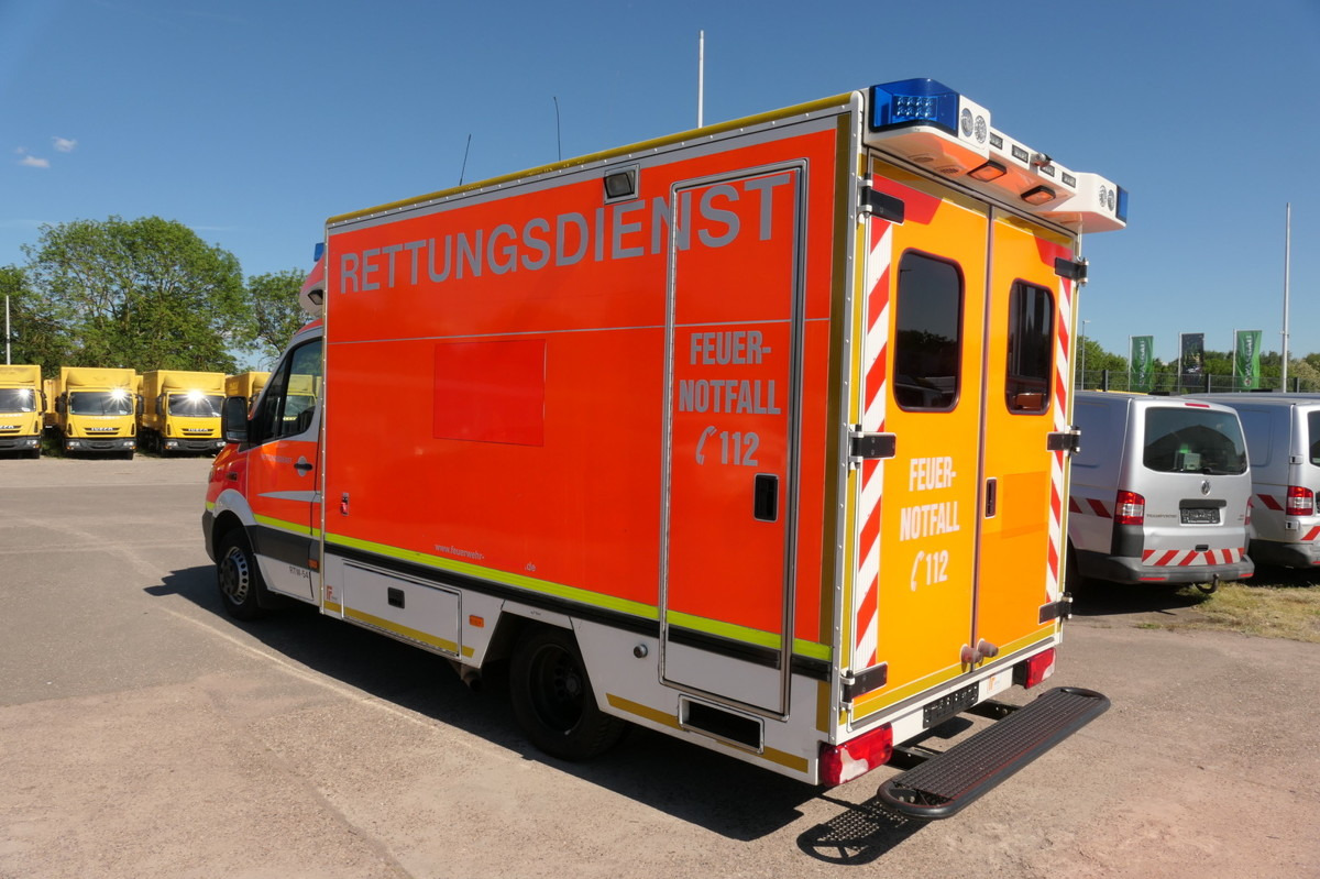 MERCEDES-BENZ Sprinter 519 CDI Klima Krankenwagen - 救护车:图4 MERCEDES-BENZ Sprinter 519 CDI Klima Krankenwagen - 救护车:图4