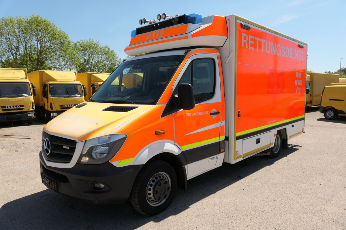 MERCEDES-BENZ Sprinter 519 CDI Klima Krankenwagen - 救护车:图1 MERCEDES-BENZ Sprinter 519 CDI Klima Krankenwagen - 救护车:图1