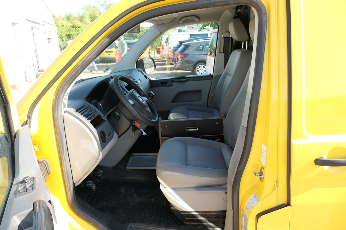 紧凑型面包车 VW T5 Transporter 2.0 TDI 2-SITZER EURO-5 2xSCHIEBE:图9 紧凑型面包车 VW T5 Transporter 2.0 TDI 2-SITZER EURO-5 2xSCHIEBE:图9