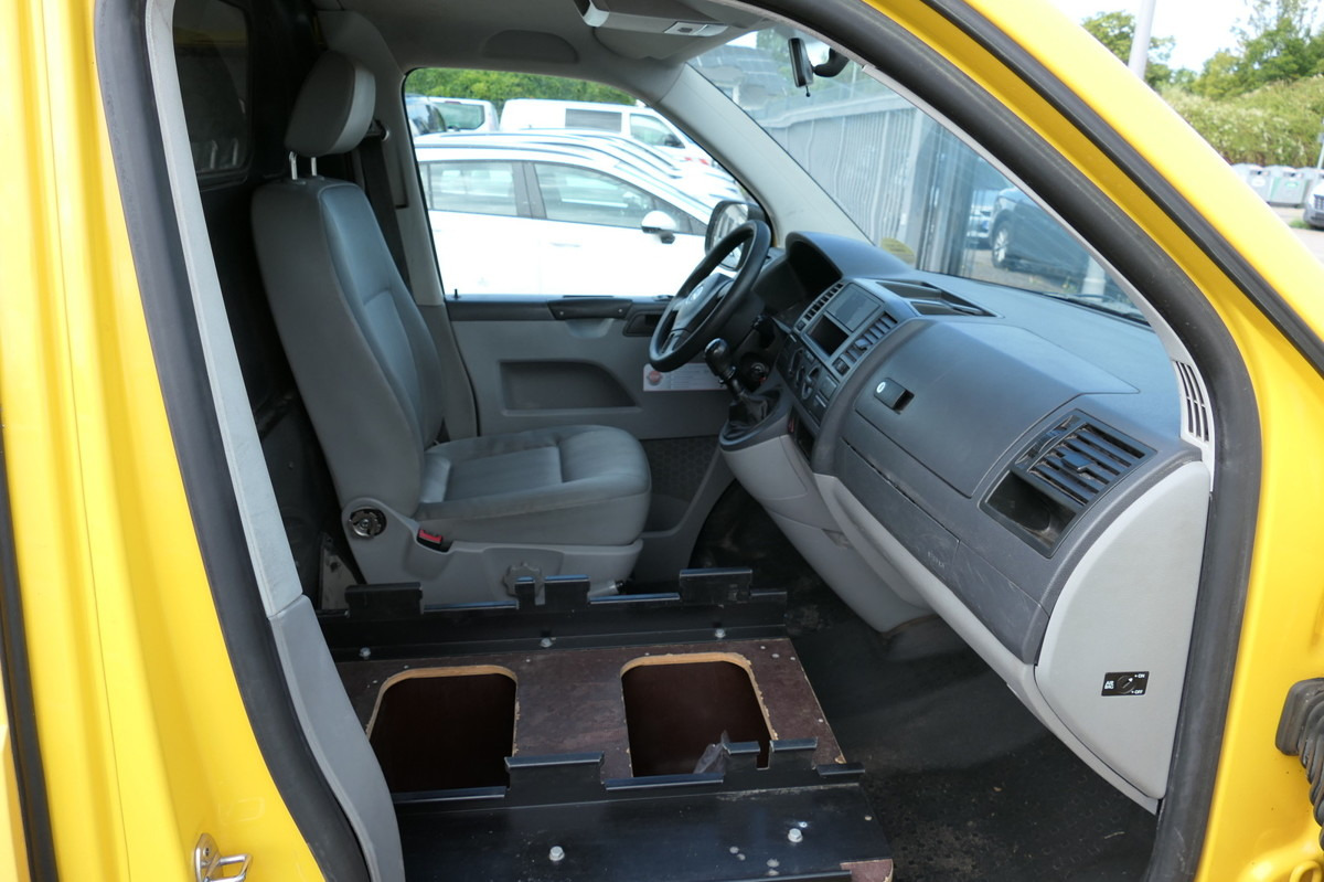 VW T5 Transporter 2.0 TDI EURO-5 2xSCHIEBETÜR PARKT - 紧凑型面包车:图5 VW T5 Transporter 2.0 TDI EURO-5 2xSCHIEBETÜR PARKT - 紧凑型面包车:图5