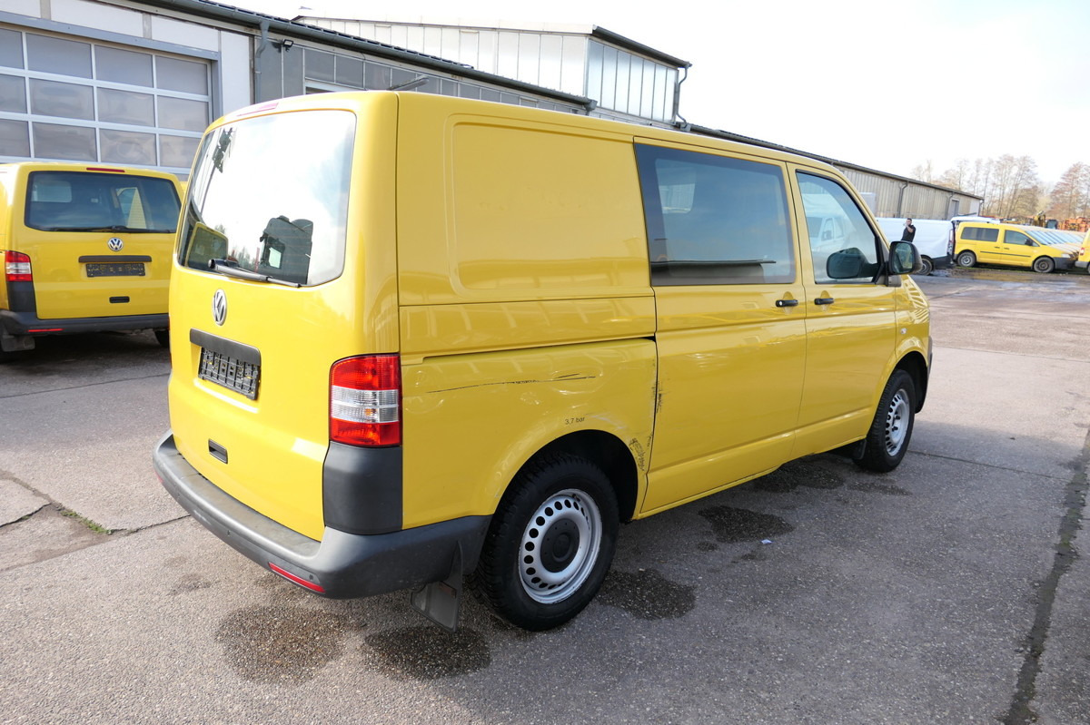VW T5 Transporter 2.0 TDI EURO-5 CoC PARKTRONIK - 紧凑型面包车:图5 VW T5 Transporter 2.0 TDI EURO-5 CoC PARKTRONIK - 紧凑型面包车:图5
