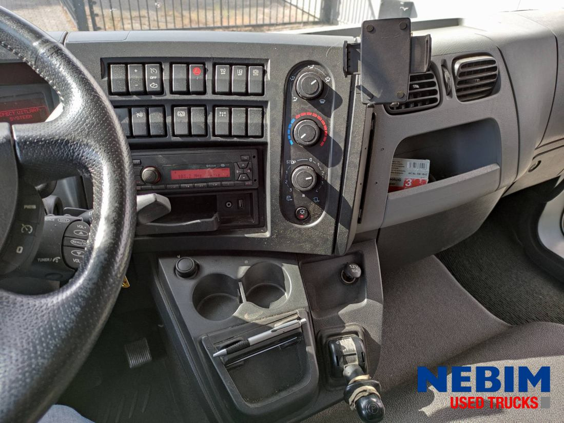 Renault D 14 240 4X2 - 319.854Km - 厢式卡车:图3 Renault D 14 240 4X2 - 319.854Km - 厢式卡车:图3