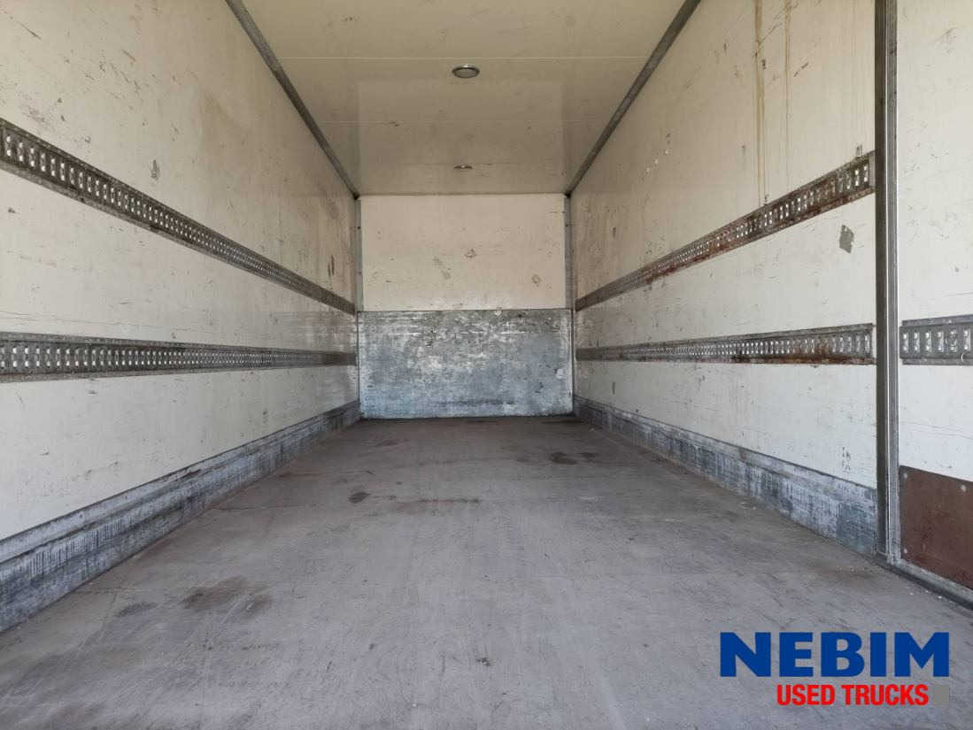 Volvo FL 240 500.388km - 厢式卡车:图3 Volvo FL 240 500.388km - 厢式卡车:图3