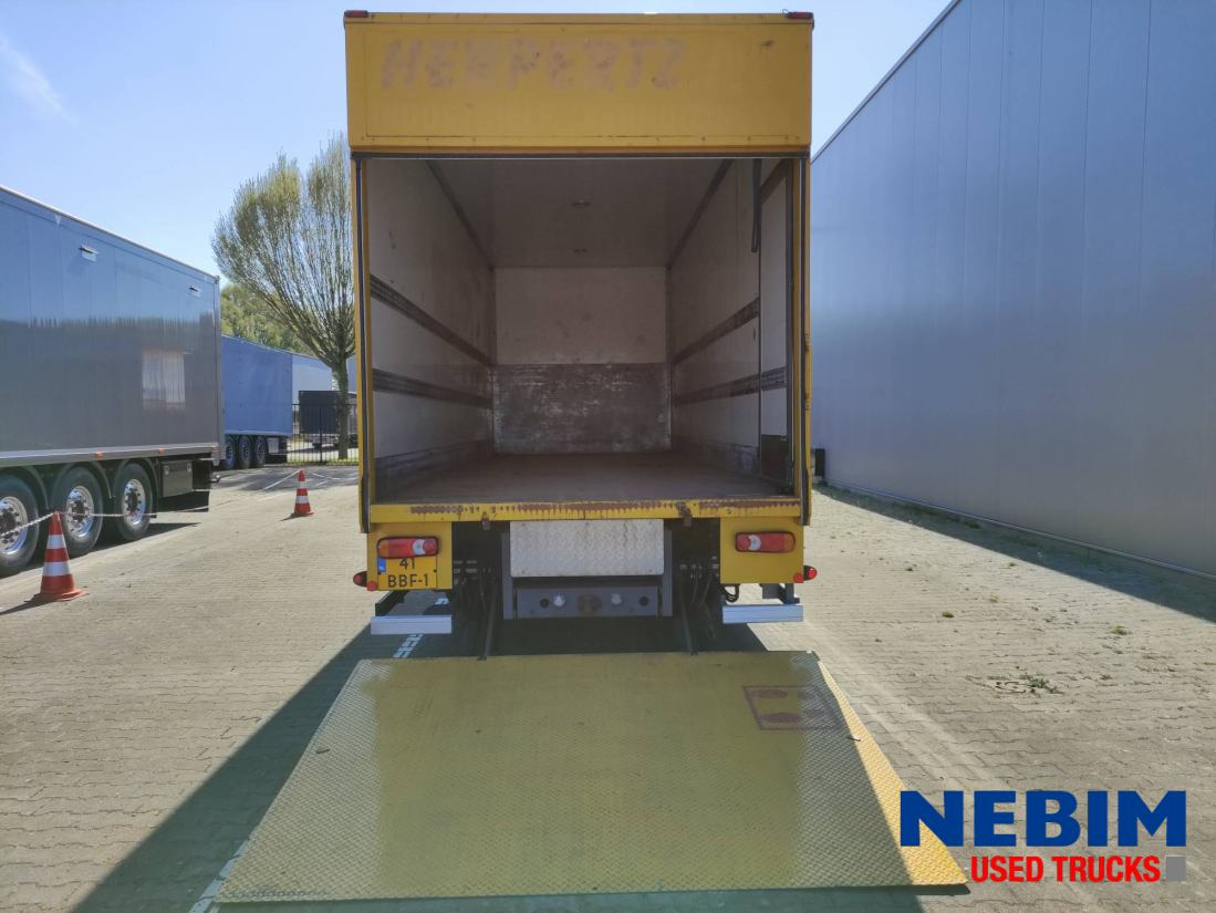 Volvo FL 240 500.388km - 厢式卡车:图4 Volvo FL 240 500.388km - 厢式卡车:图4