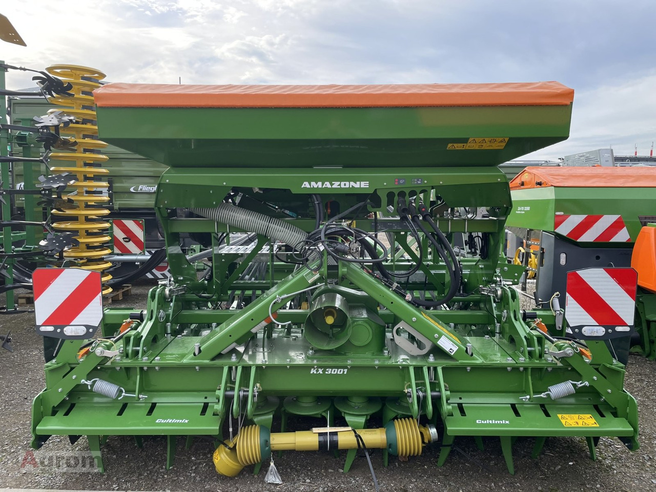 Amazone CENTAYA 3000 Spezial + KX 3001 - 联合条播机:图3 Amazone CENTAYA 3000 Spezial + KX 3001 - 联合条播机:图3