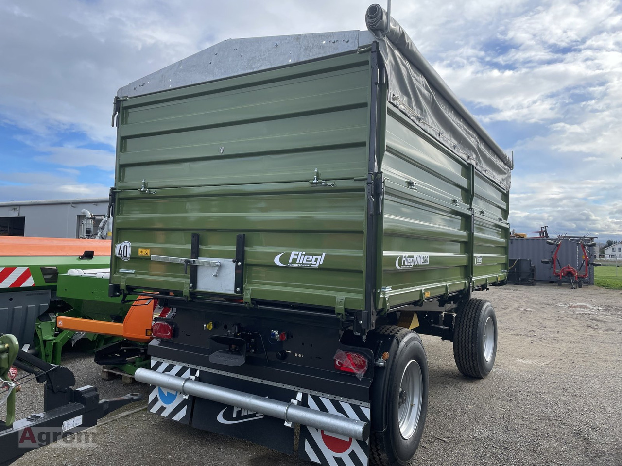 Fliegl DK 180 XL - 农场自卸拖车/ 自卸车:图3 Fliegl DK 180 XL - 农场自卸拖车/ 自卸车:图3