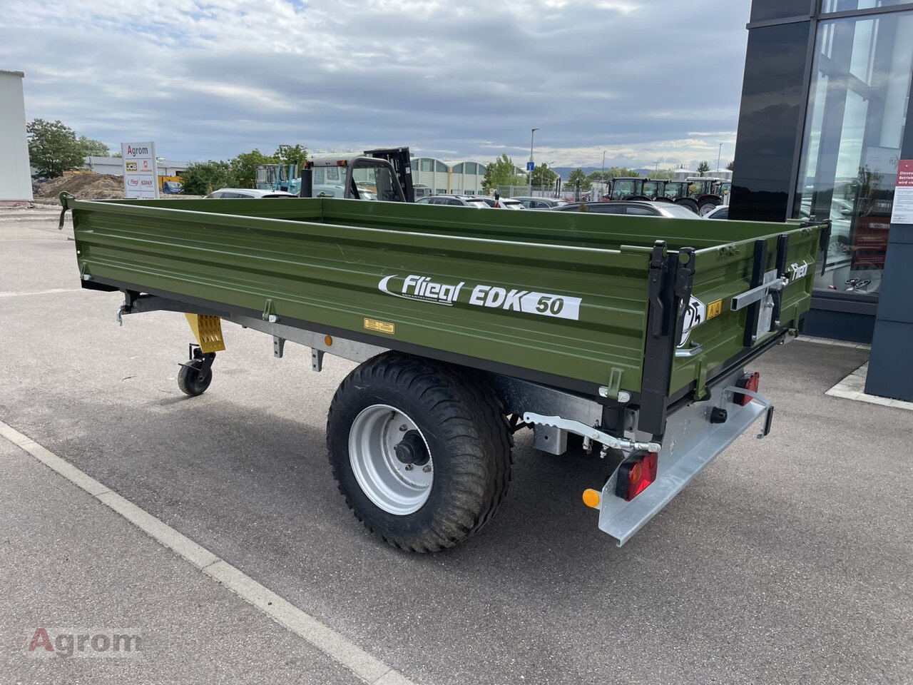 Fliegl EDK 50 FOX - 农场自卸拖车/ 自卸车:图4 Fliegl EDK 50 FOX - 农场自卸拖车/ 自卸车:图4