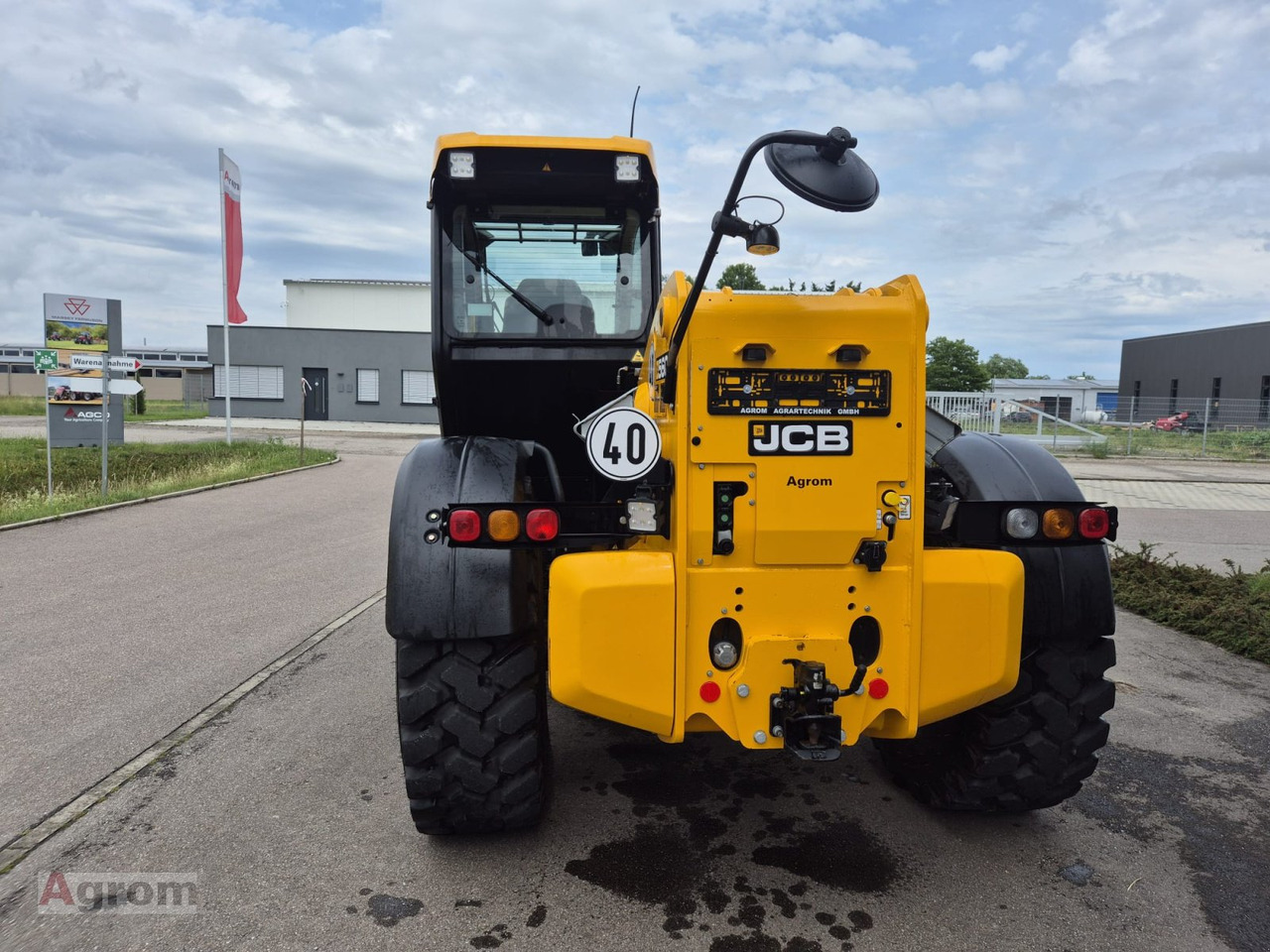 JCB 560-80 AgriXtra - 伸缩臂叉装车:图3 JCB 560-80 AgriXtra - 伸缩臂叉装车:图3